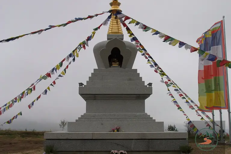 Будистка ступа край Плана