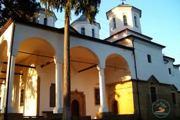 Клисурата на река Лопушна – кратък планински  - 1