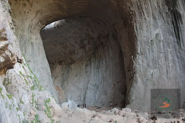 Пещера Проходна